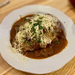 Gdzie zjeść w Nowym Targu? Odkryj najlepsze restauracje i smaki