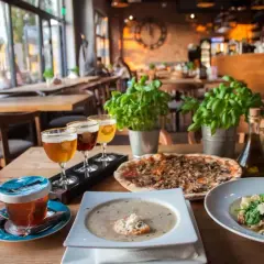Smaczne jedzenie we Wrocławiu tanio? Pizza, makaron, zupa i piwo czekają w przytulnej restauracji.