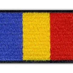 Naszywka z flagą Rumunii: pionowe pasy w kolorach niebieskim, żółtym i czerwonym, otoczone czarną ramką.