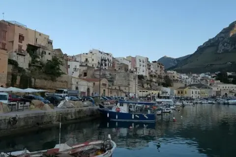Gdzie zjeść w Castellammare del Golfo? Sprawdzone restauracje i smaki