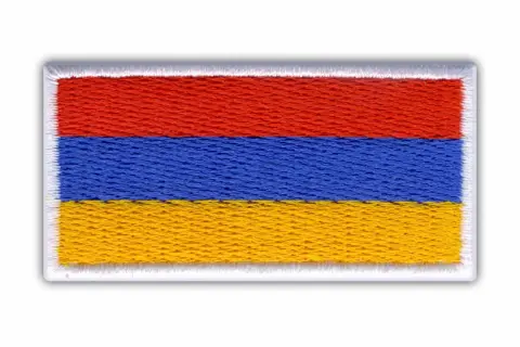 Naszywka z flagą Armenii: czerwono-niebiesko-pomarańczowa.