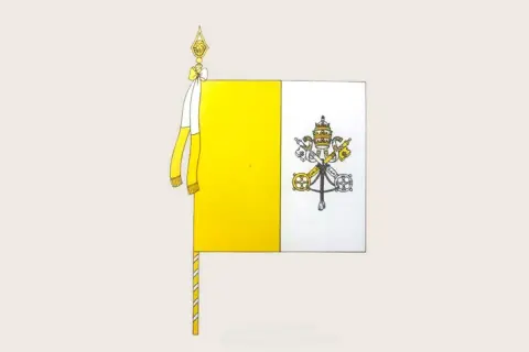 Flaga Watykanu: biało-żółta, z kluczami św. Piotra i tiarą papieską. Symbolizuje władzę duchową i świecką.