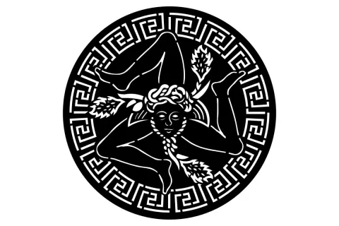 Czarno-biały symbol Trinacria z nogami i głową kobiety, otoczony greckim wzorem meandra.