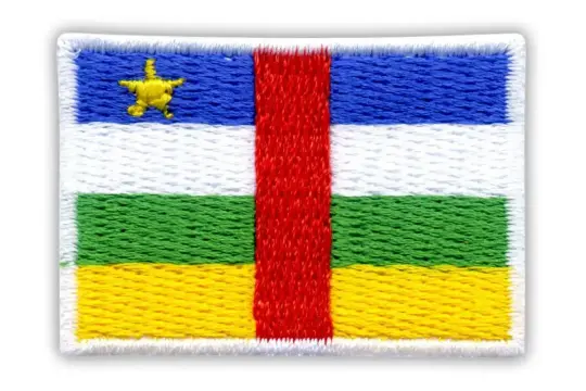 Naszywka z flagą Republiki Środkowoafrykańskiej. Jej kolory afryki - niebieski, biały, zielony, żółty i czerwony - symbolizują dumę, pokój, nadzieję, bogactwo i poświęcenie.