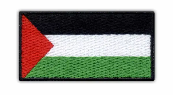 Naszywka z flagą zielono biało czarną, symbolizującą Palestyńczyków.