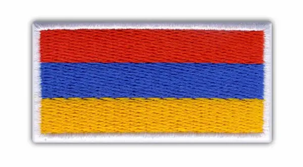 Naszywka z flagą Armenii: czerwono-niebiesko-pomarańczowa.