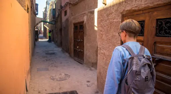 Marrakesz czy jest bezpiecznie? Odkryj prawdziwe zagrożenia dla turystów