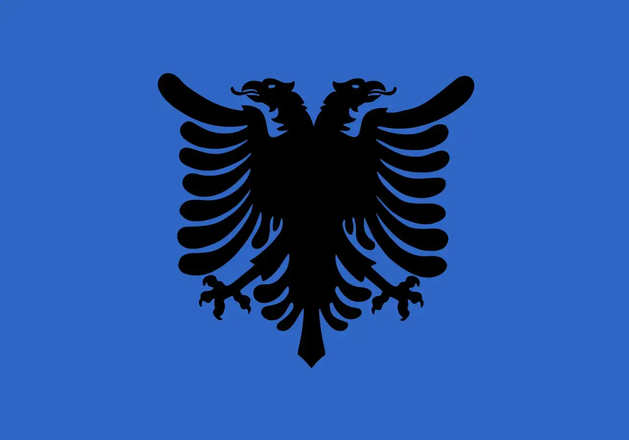 Flaga Albanii z czarnym dwugłowym orłem na niebieskim tle.