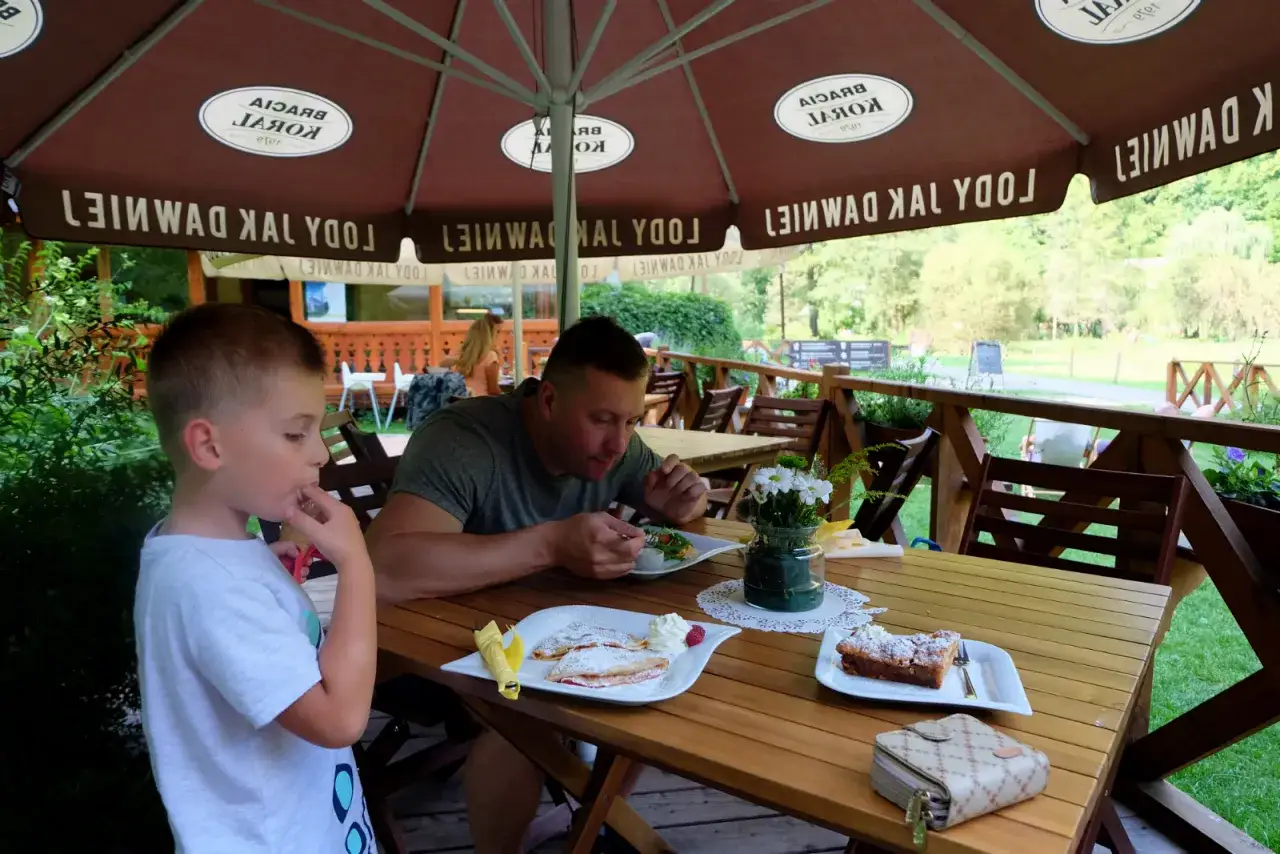 Zdjęcie Gdzie zjeść w Ojcowskim Parku Narodowym? Najlepsze miejsca na posiłek