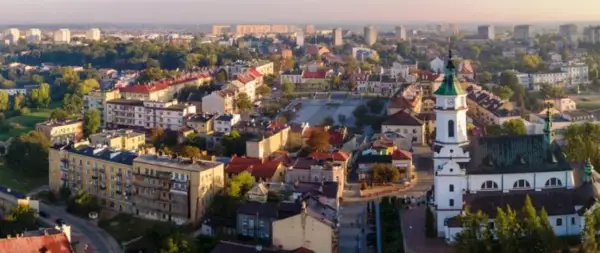 Gdzie jest Ostrowiec Świętokrzyski? Odkryj jego lokalizację i okolice