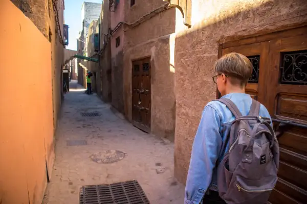 Marrakesz czy jest bezpiecznie? Odkryj prawdziwe zagrożenia dla turystów